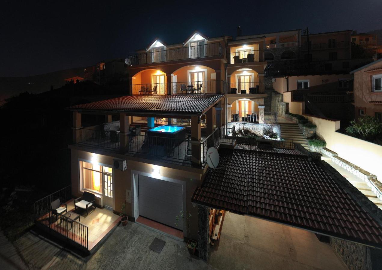Apartments Lucia Senj 1 Bagian luar foto
