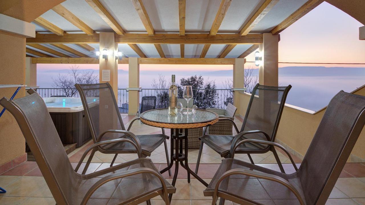 Apartments Lucia Senj 1 Bagian luar foto